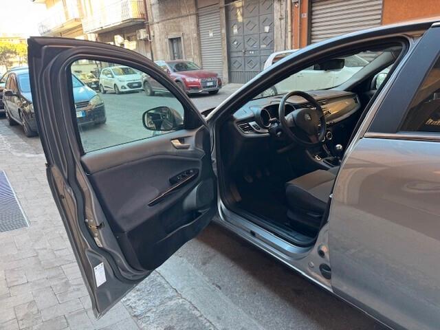 Alfa Romeo Giulietta 1.6 JTDm-2 Distinctive