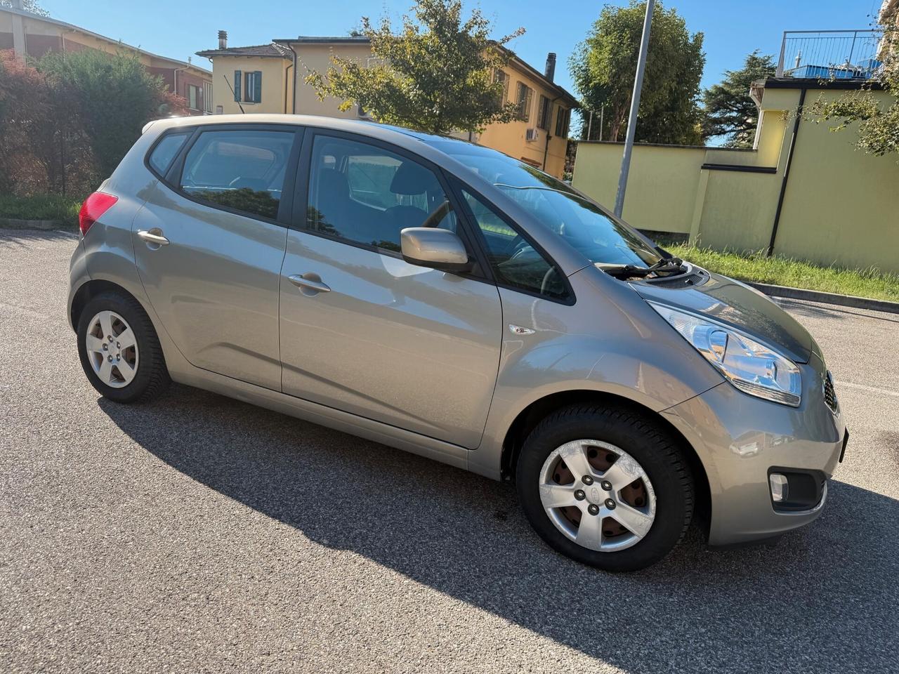 Kia Venga 1.4 GPL - NEOP. - TETTO - 12 MESI DI GARANZIA -