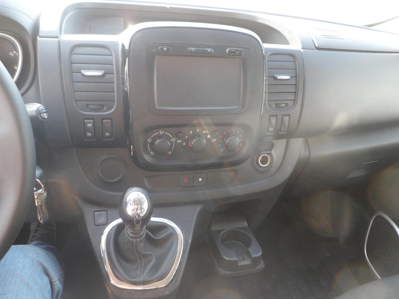 Opel Vivaro 9 posti maxi