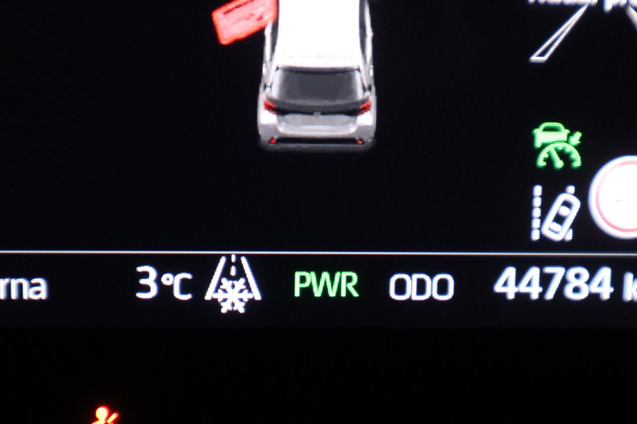 Toyota YARIS HYBRID LOUNGE AUTO TETTO PANORAMA PELLE CAMERA LED SOLO 45.000KM ANCHE GUIDABILE DA NEOPATENTATI