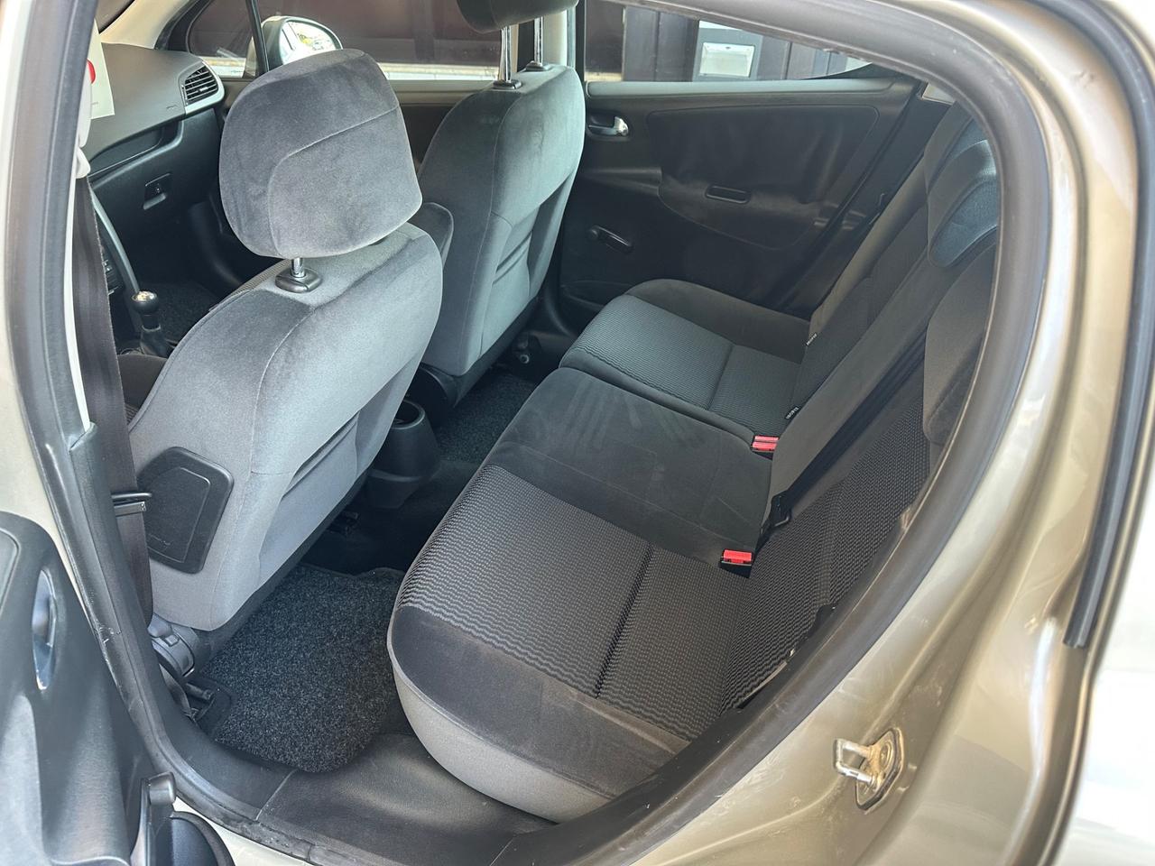 Peugeot 207 1.4 8V 75CV 5p. X Line
