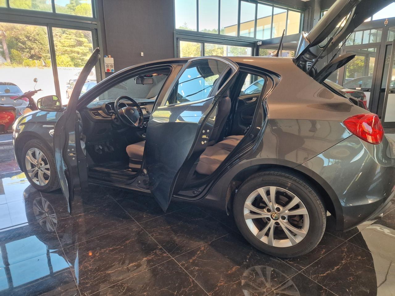 Alfa Romeo Giulietta 1.6 JTDm-2 105 CV Exclusive