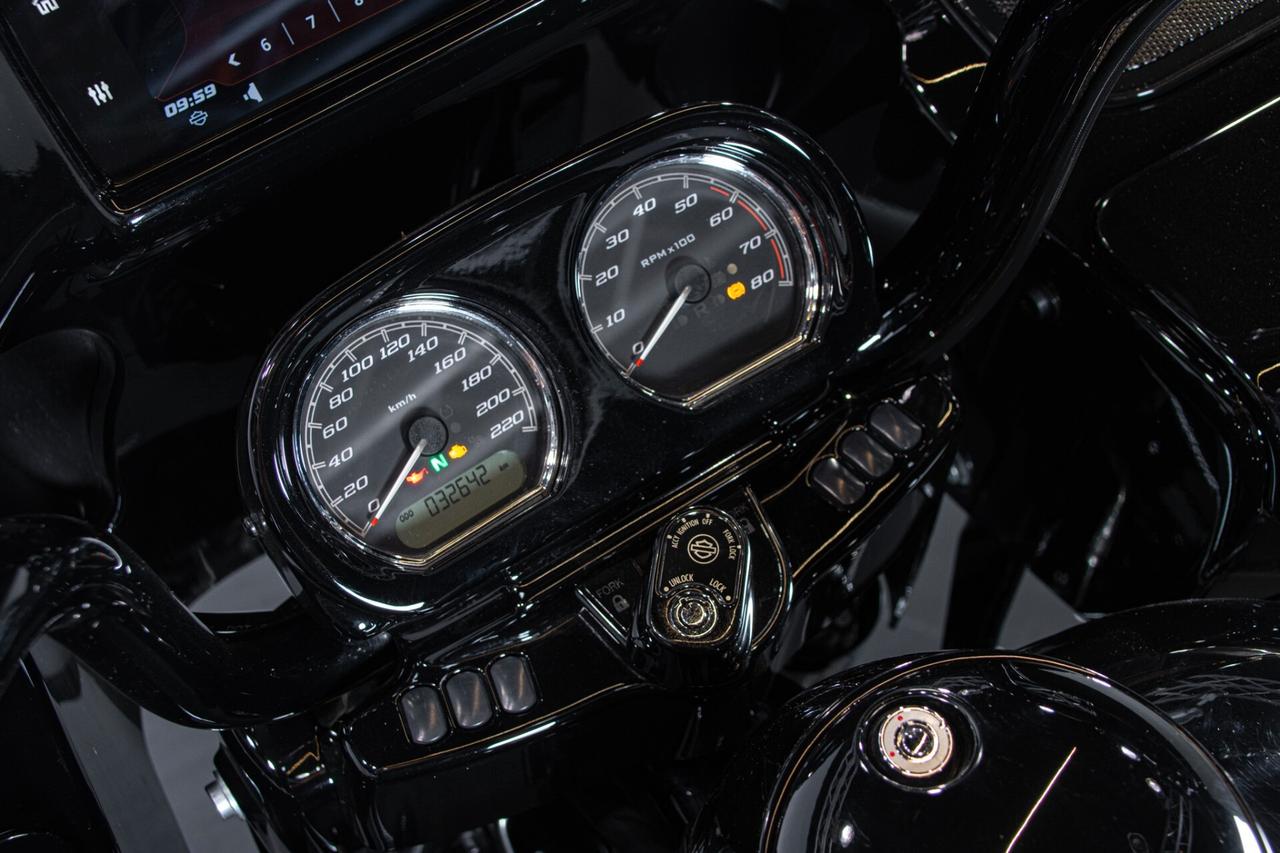 2019 HARLEY DAVIDSON ROAD GLIDE RDS02037