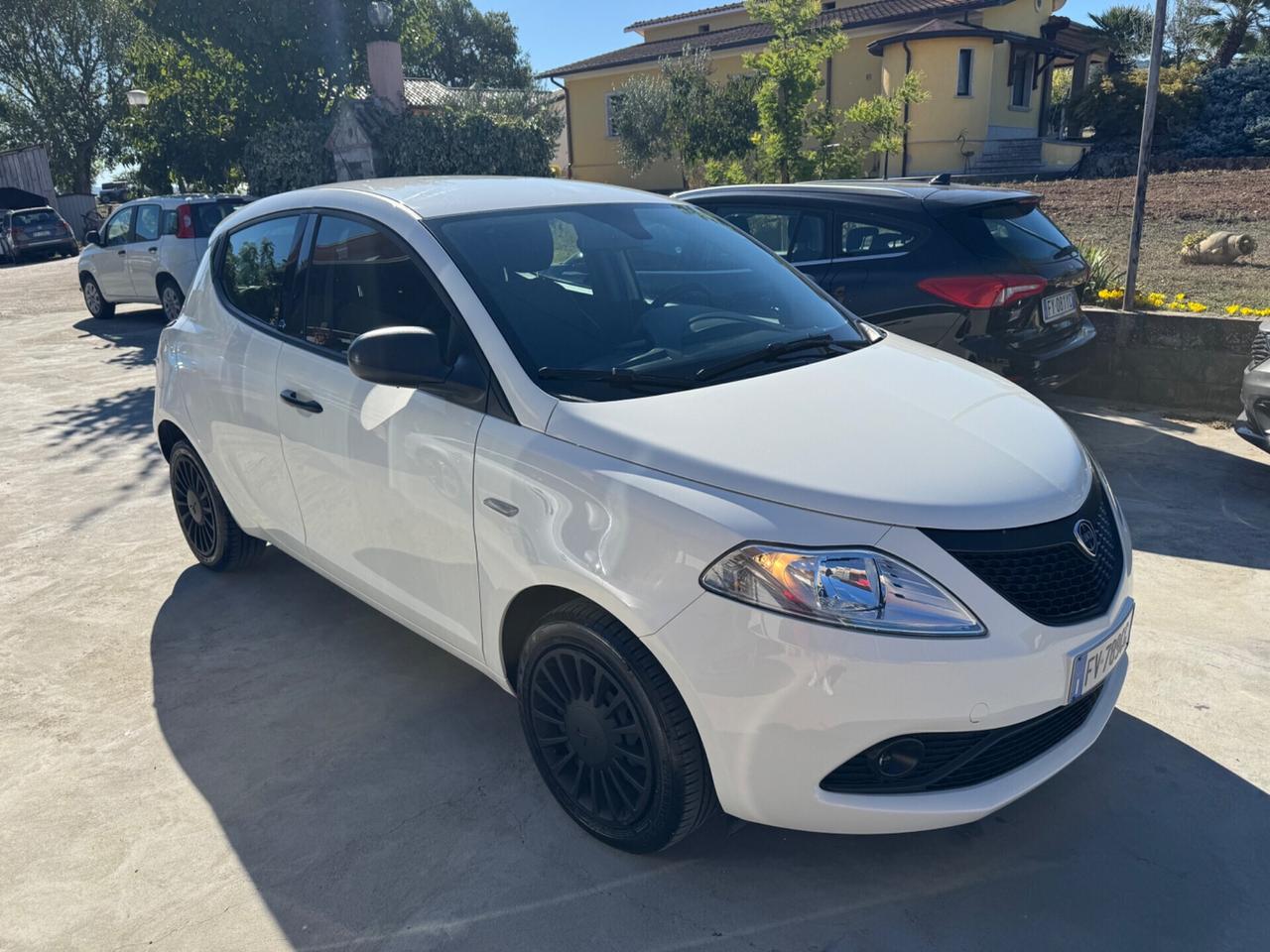 Lancia Ypsilon 1.2 69 CV 5 porte S&S Gold