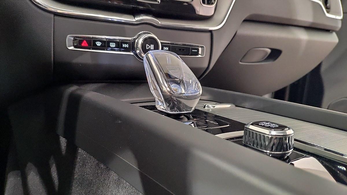 VOLVO Xc60 T8 Plug-In Hybrid Awd Aut. Ultra Black Edition
