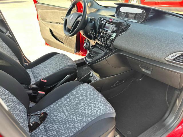 LANCIA Ypsilon 1.0 FireFly 5 porte S&S Hybrid Ecochic Silver