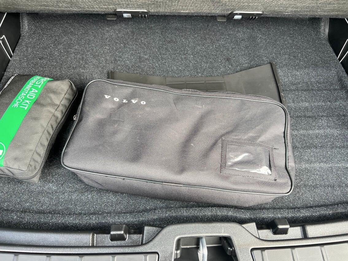 Volvo XC40 2.0 b3 Plus Black Edition auto - Tetto Apribile FULL OPTIONAL!!!