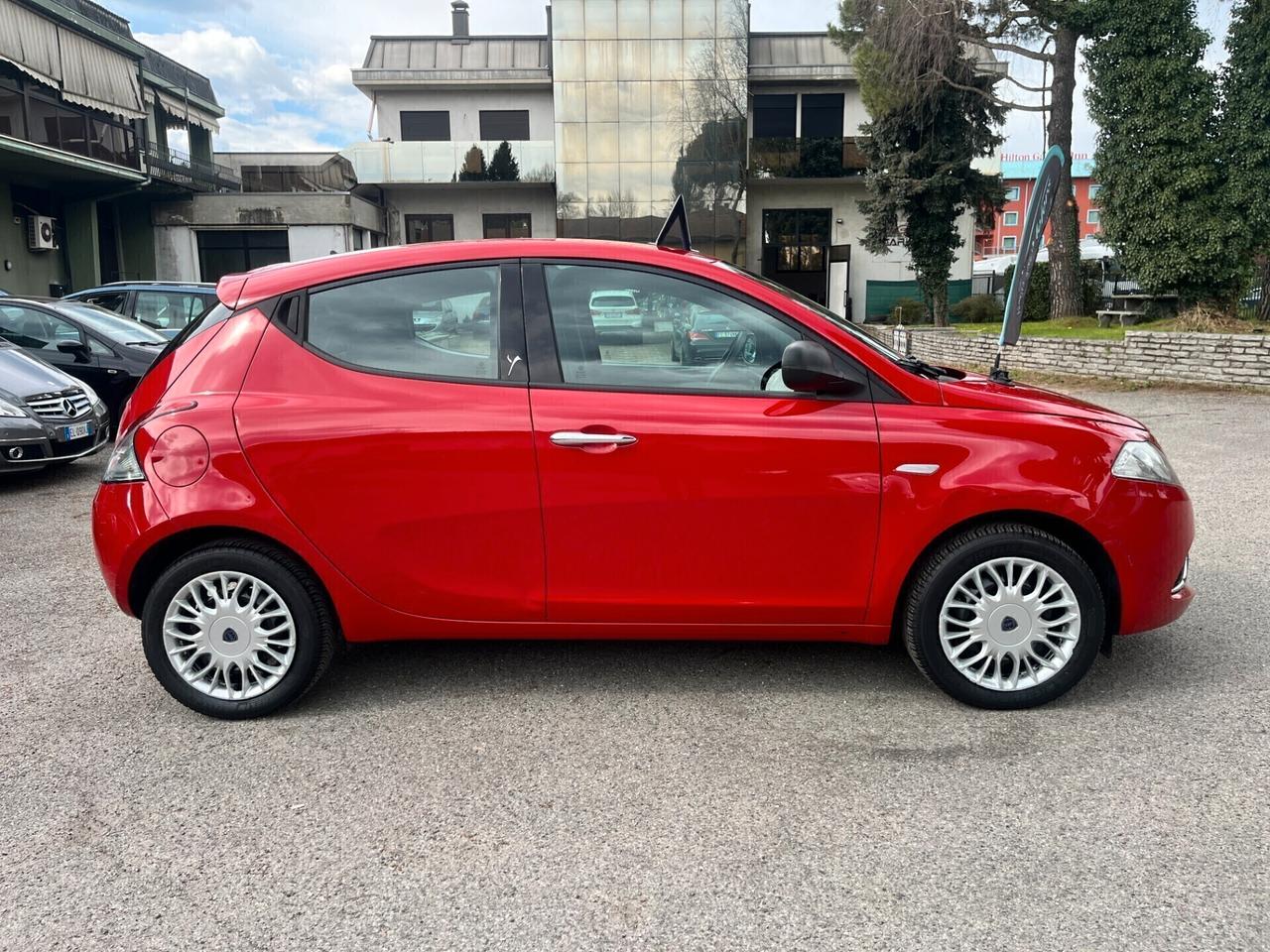 Lancia Ypsilon 1.2 69 CV 5 porte