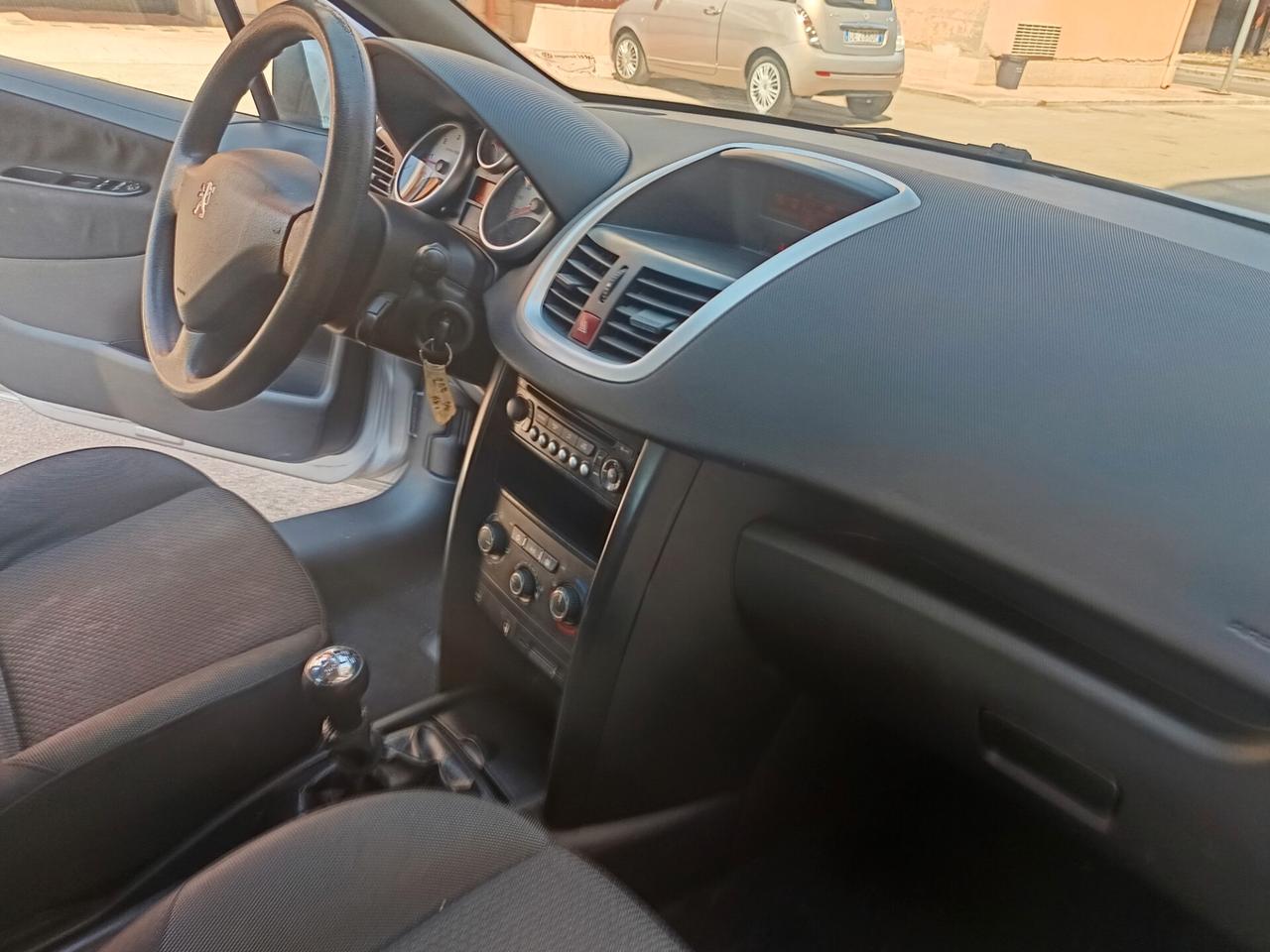 Peugeot 207 1.4 HDi 70CV FAP 5p. XS