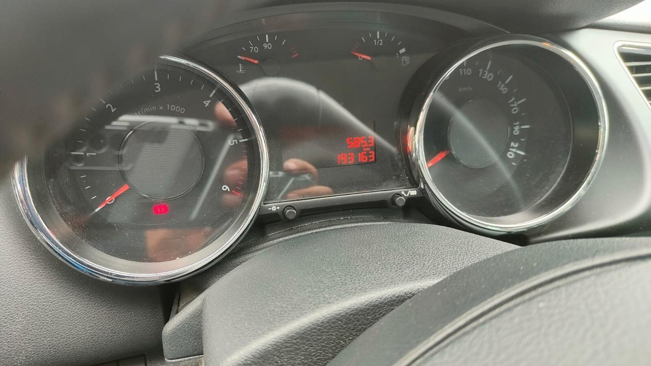 Peugeot 3008 1.6 HDi 112CV Business