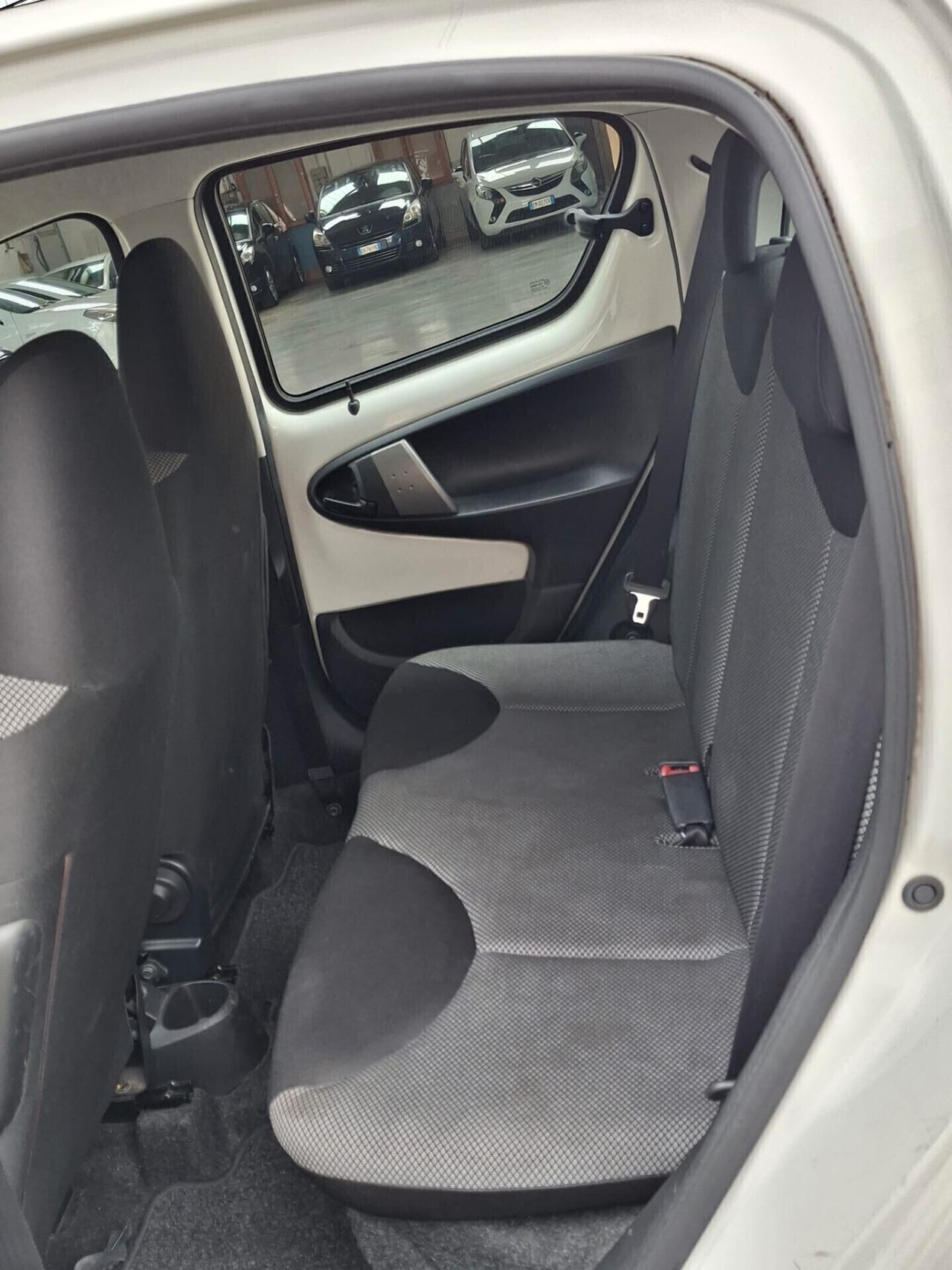 Toyota Aygo 1.0 12V VVT-i 5 porte Cool Soda Connect