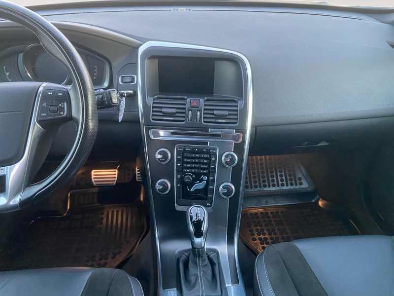 VOLVO XC60 2.0 d3 R-design 150cv geartronic