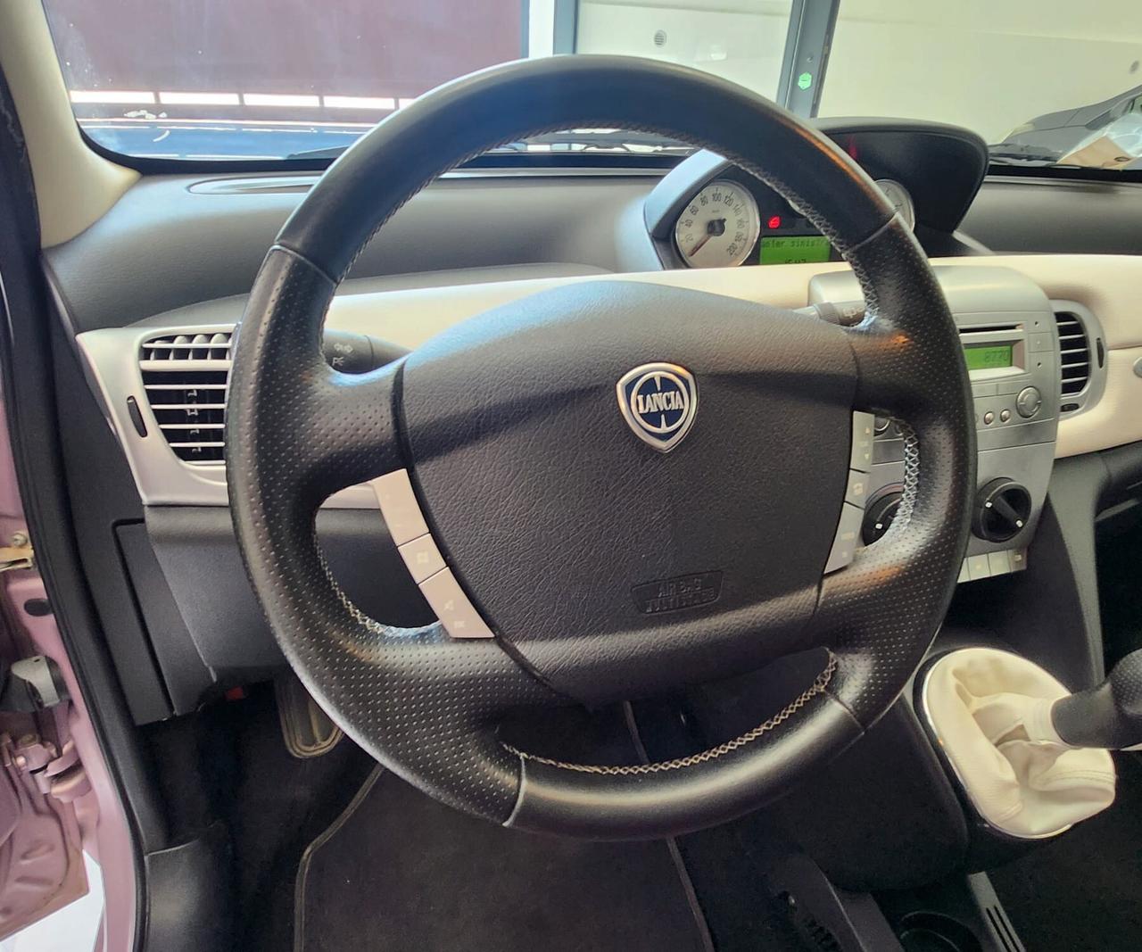 Lancia Ypsilon 1.3 MJT 75 CV Elle