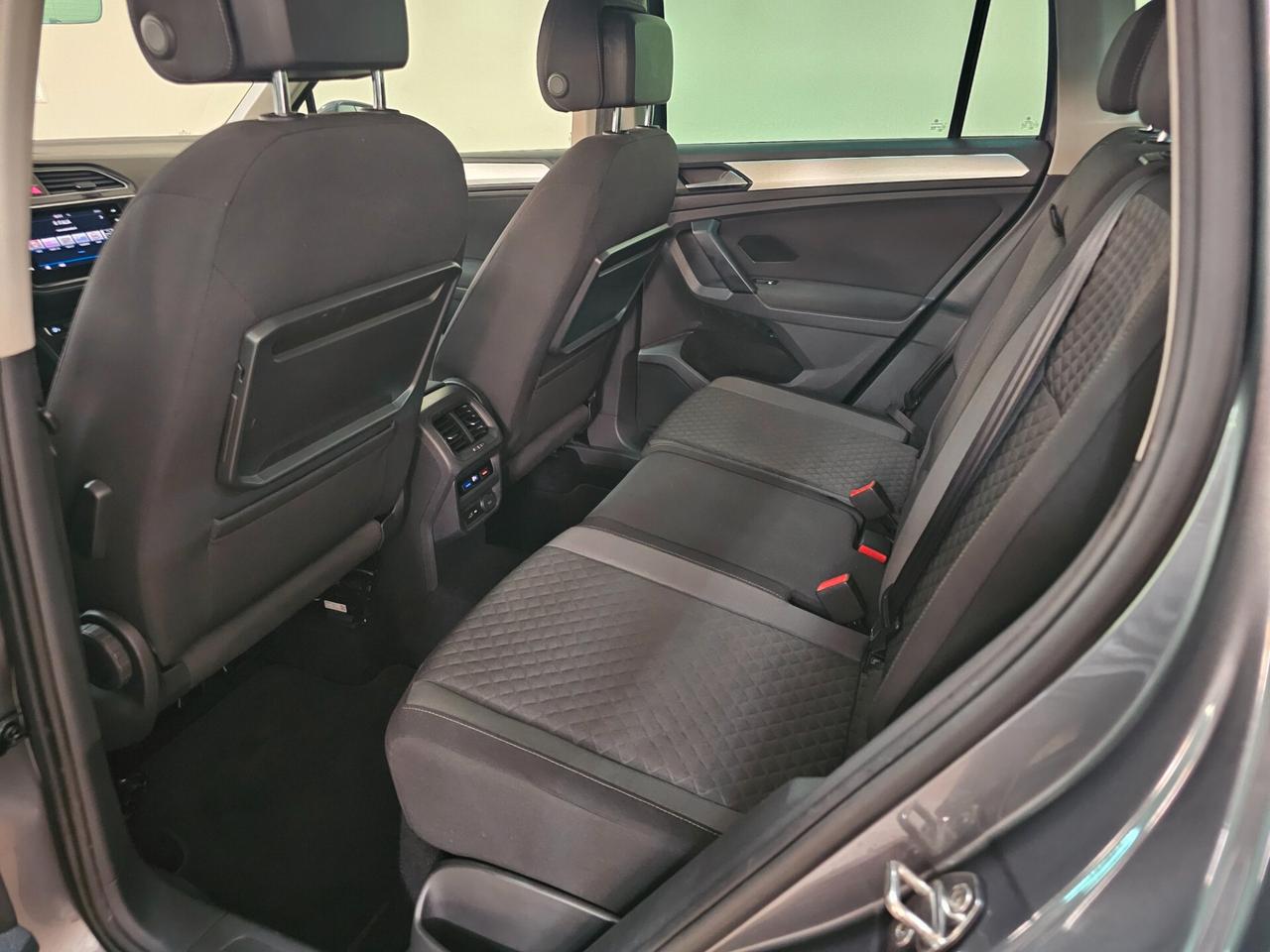 Volkswagen Tiguan 1.6 TDI SCR R LINE BlueMotion Technology