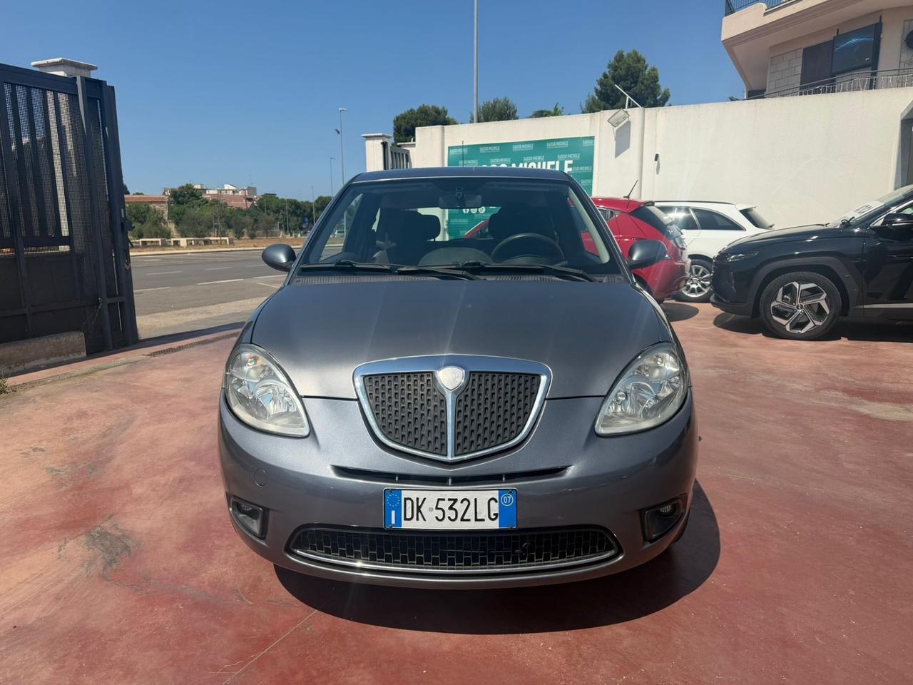 Lancia Ypsilon 1.3 MJT 75 CV Oro Bianco