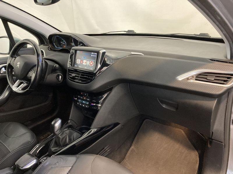 Peugeot 2008 BlueHDi 100cv Black Matt