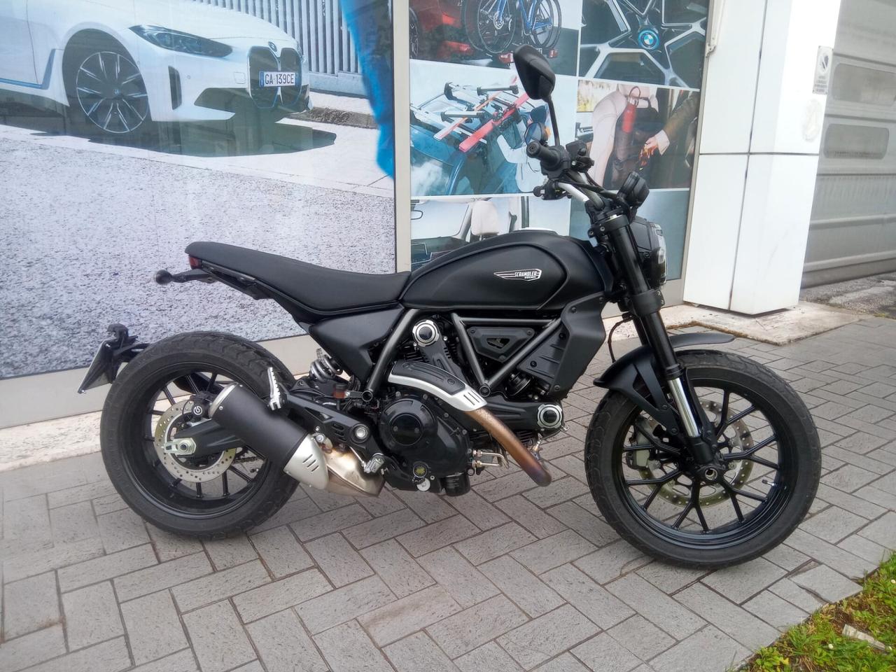 Ducati Scrambler 800 Icon Dark