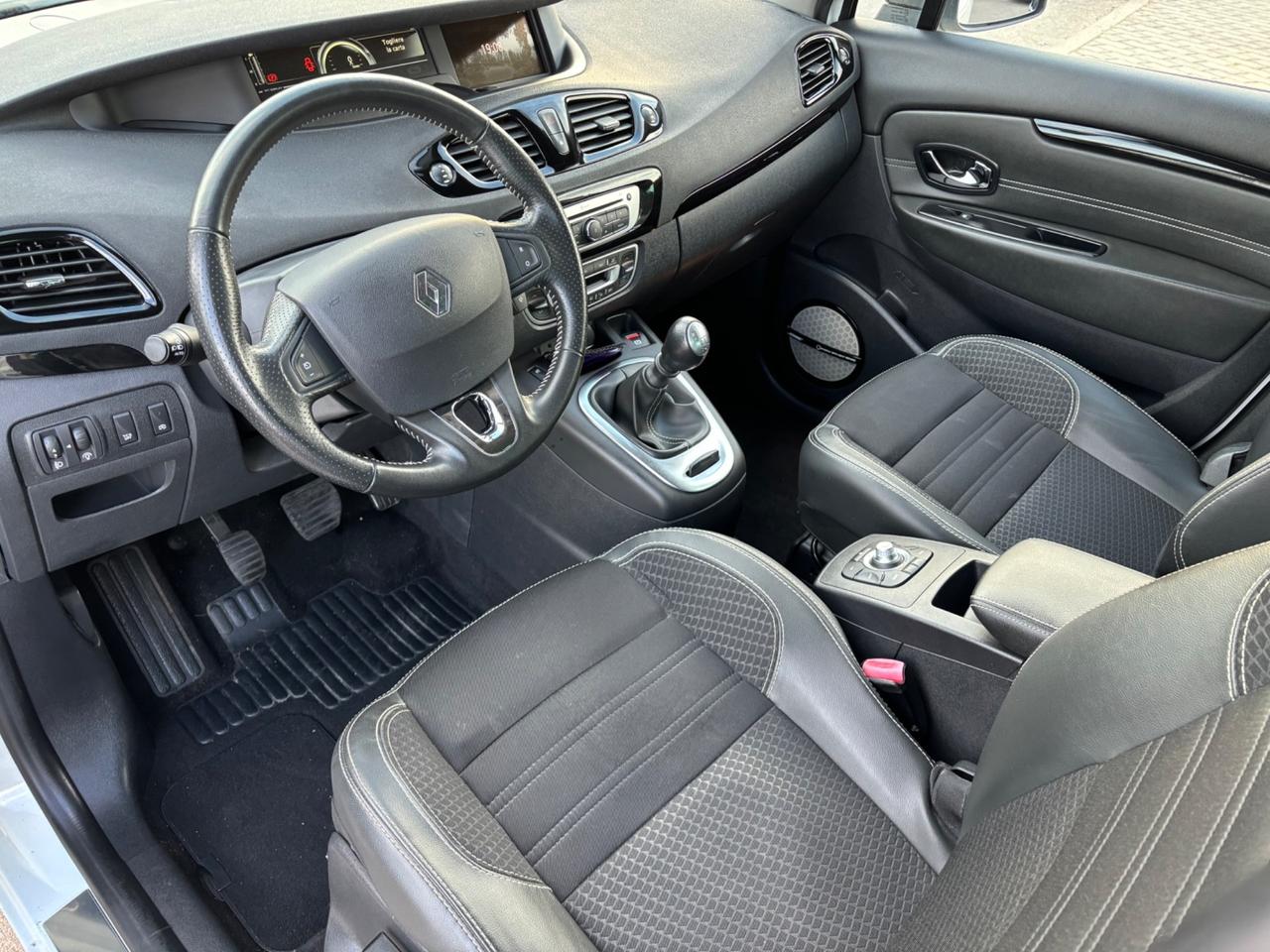 Renault Scenic Scénic XMod dCi 110 CV EDC Bose
