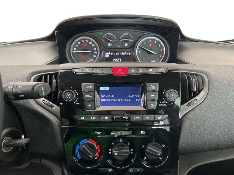 Lancia Ypsilon III 2015 1.0 firefly hybrid Silver s&s 70cv