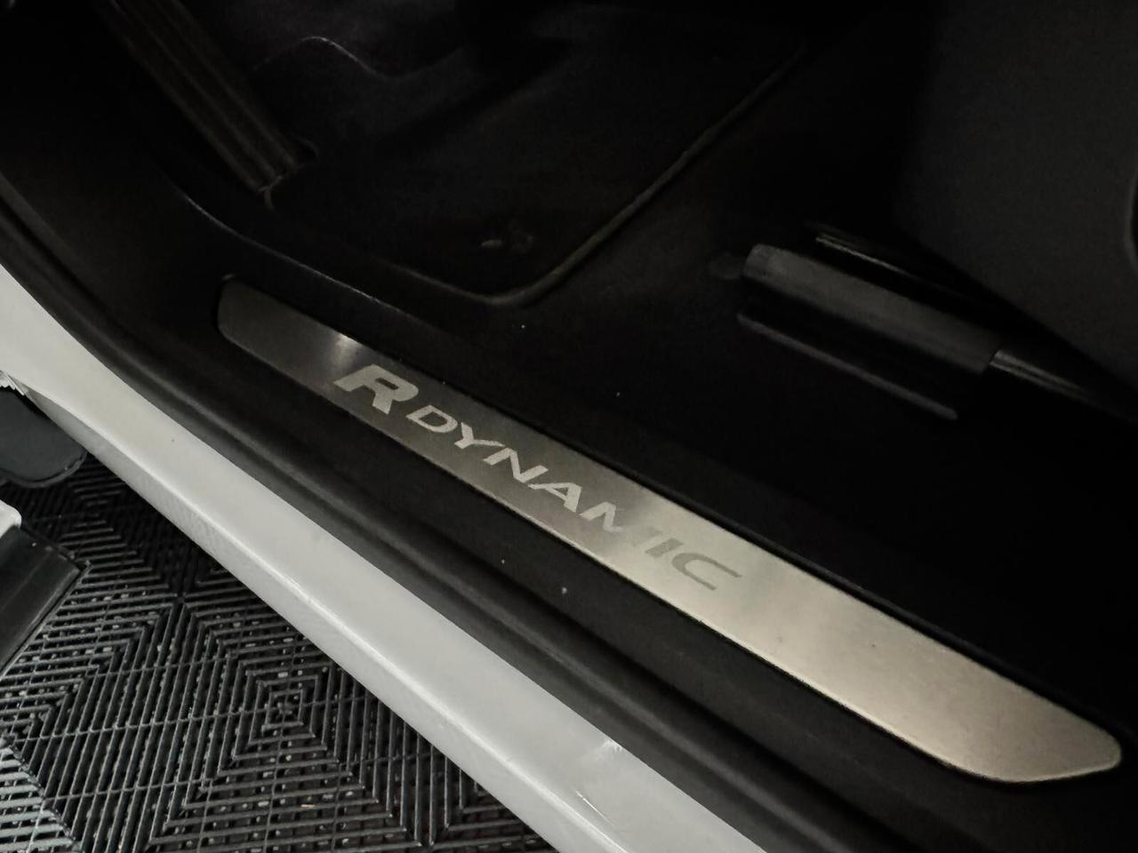 Land Rover - Range Evoque 2.0D 163 CV - R-Dynamic SE