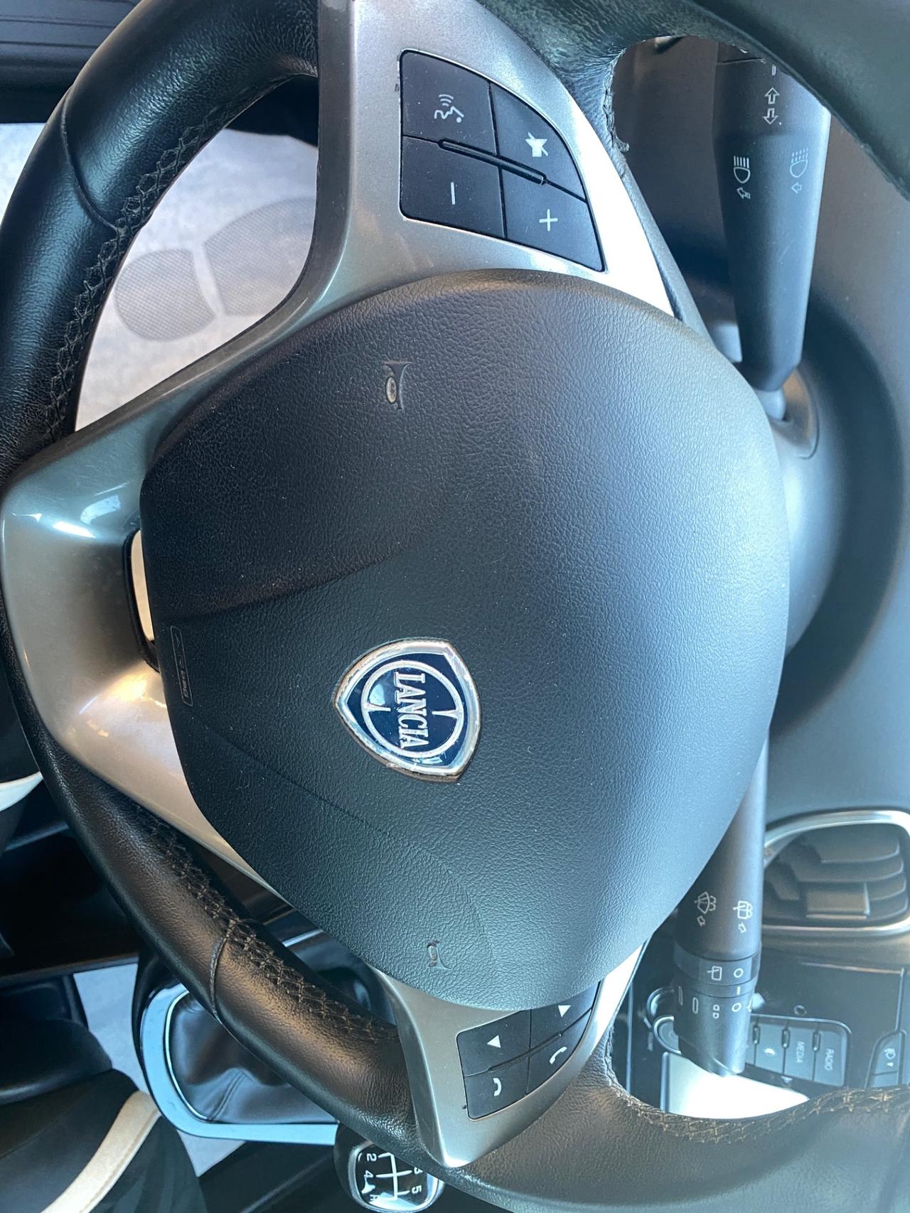 Lancia Ypsilon 1.2 69 CV 5 porte S&S Gold KM CERTIFICATI PER NEOPATENTATI