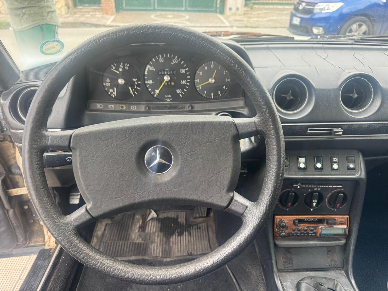 Mercedes-benz 200 berlina