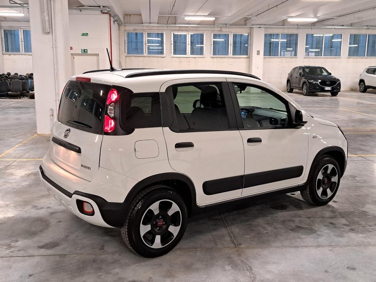 Fiat Panda 1000 FireFly Hybrid 70CV Cross 5 Porte Km. 0