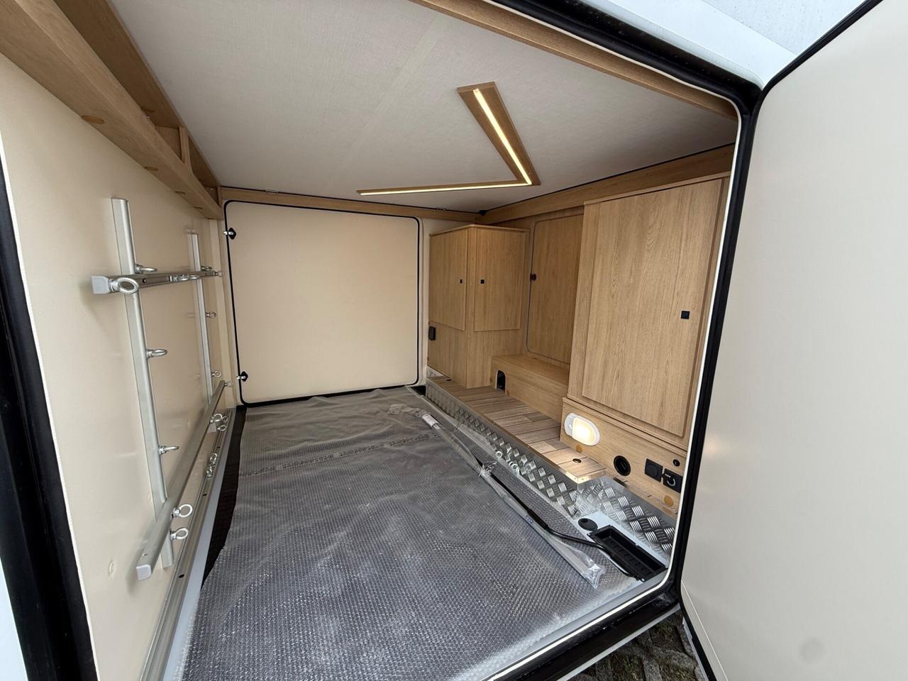 CI INTERNATIONAL HORON 90 M 7.40 GARAGE
