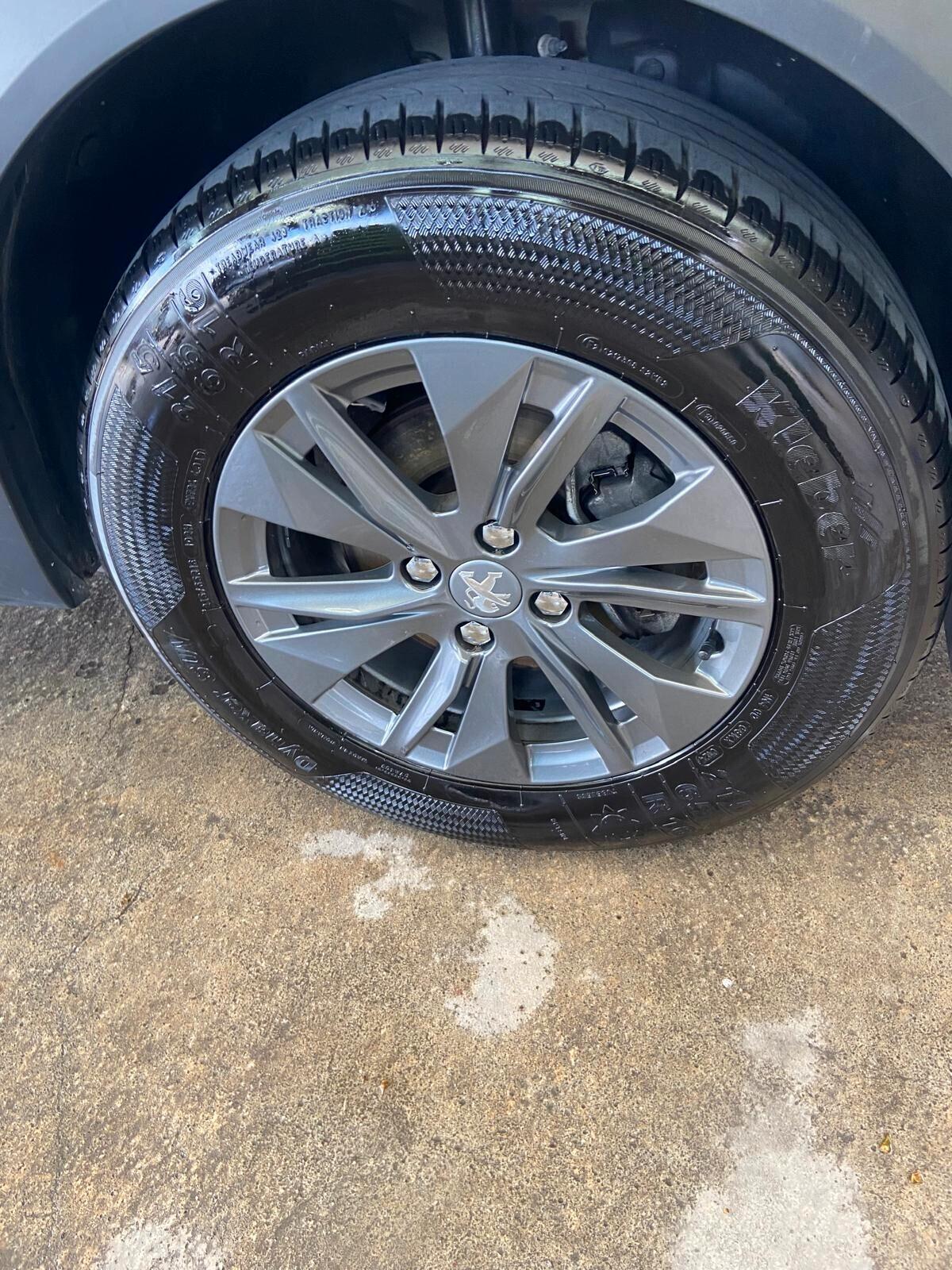 Peugeot 2008 PureTech 130 S&S EAT8 Active Pack