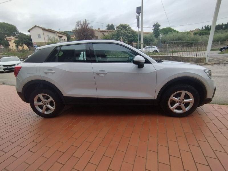 Audi Q2 35 TDI quattro S tronic Business