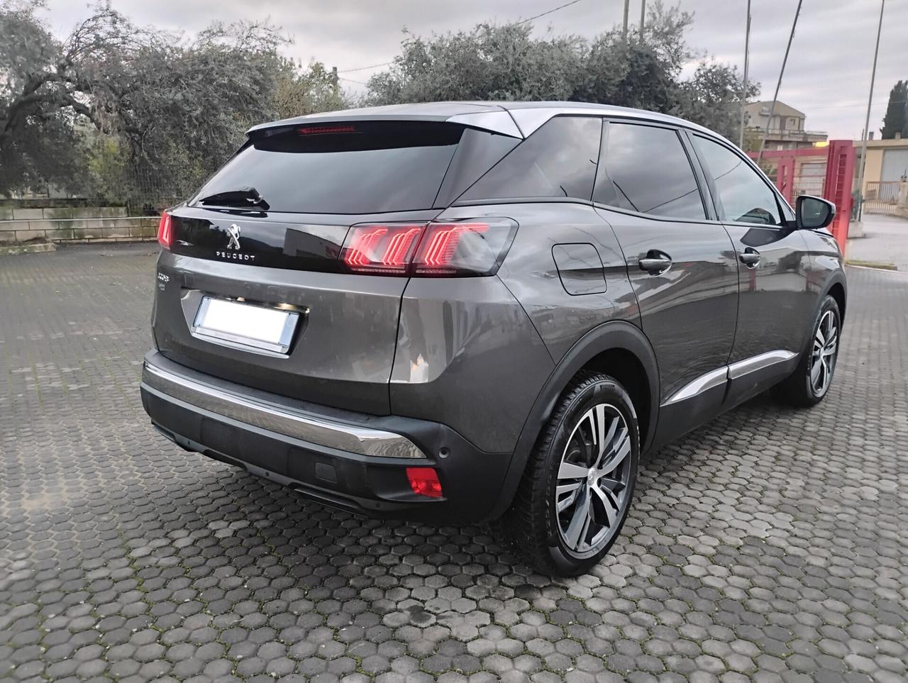 Peugeot 3008 BlueHDi 130 S&S EAT8 Allure
