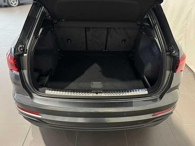 Audi Q3 40 TDI quattro S tronic Identity Black