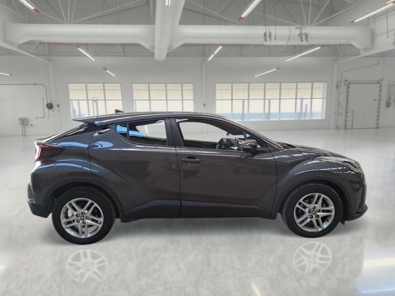 TOYOTA C-HR 1.8H 98CV E-CVT Business
