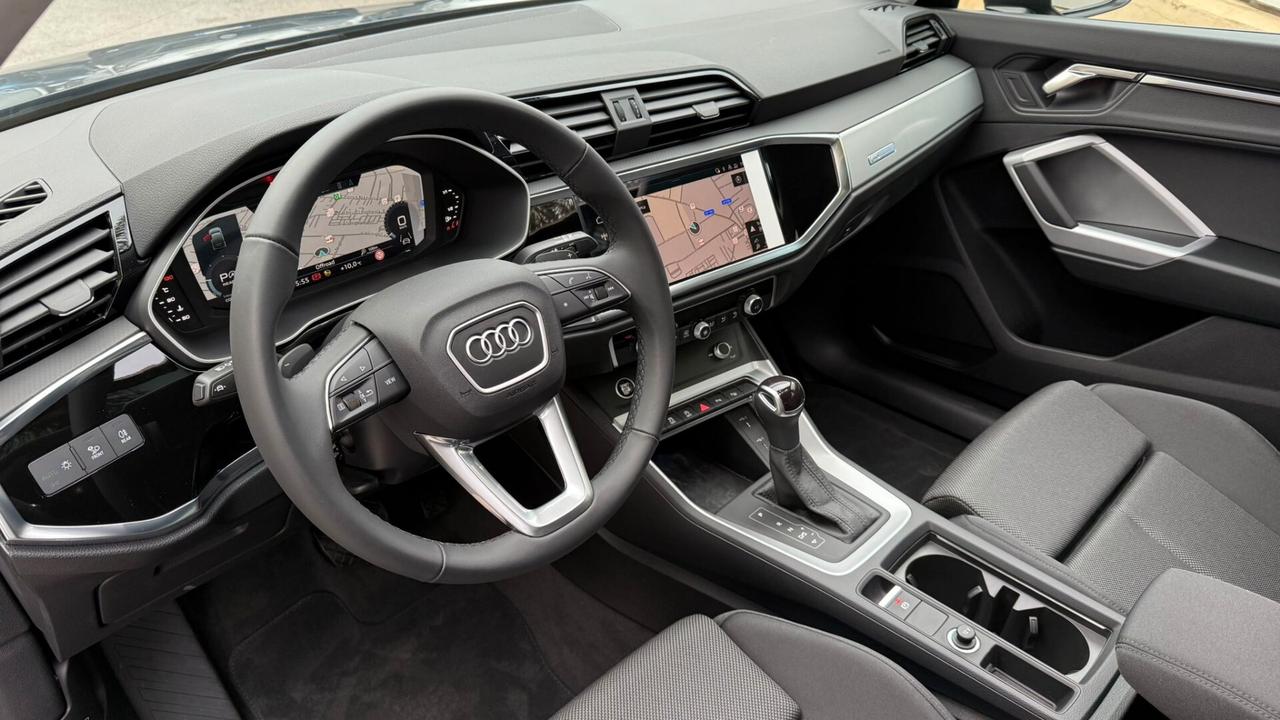 AUDI Q3 SPB 35 TDI IDENTITY BLACK KM0 2024 TETTO APRIBILE