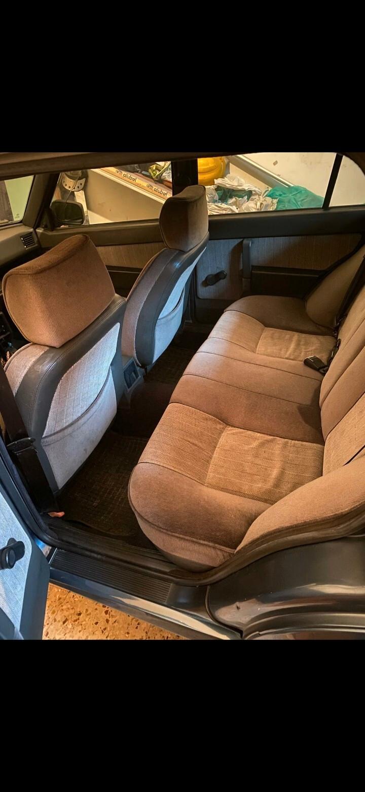 Alfa Romeo 75 1.6