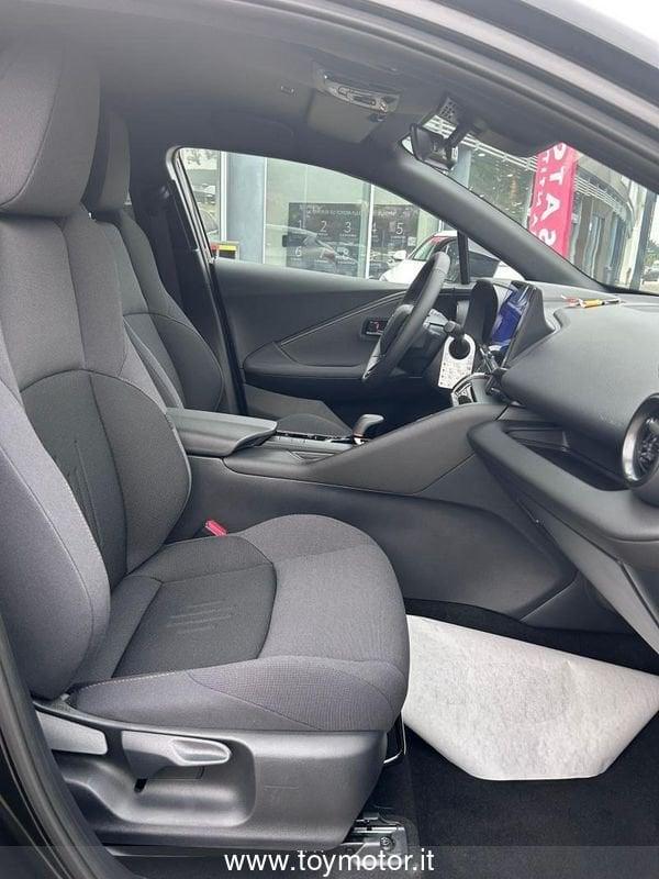 Toyota C-HR (2023-) 2.0 PHEV Trend