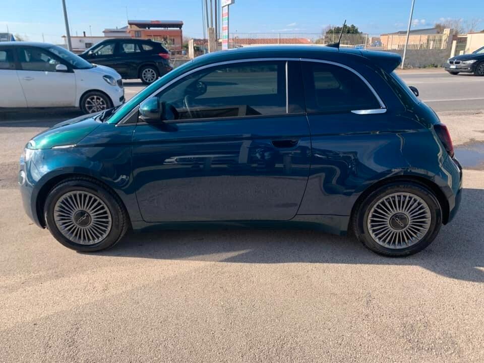 Fiat 500e s-c-a-m-b-i-o honda africa twin