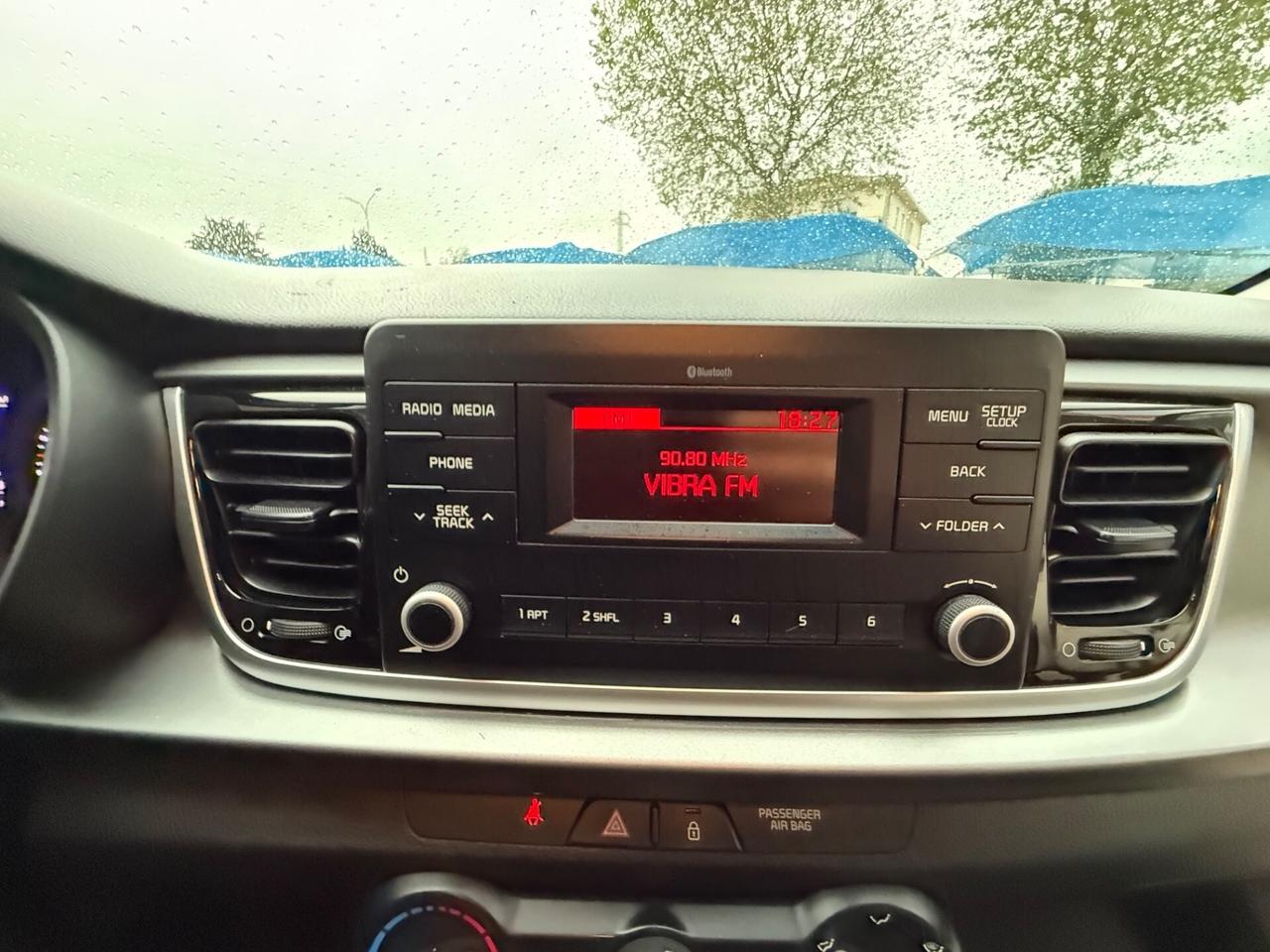 Kia Rio 1.2 Benzina 84CV - Neopatentati