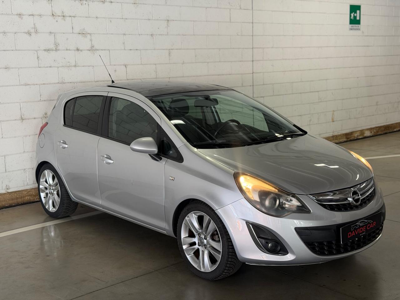 Opel Corsa 1.2 5 porte Club