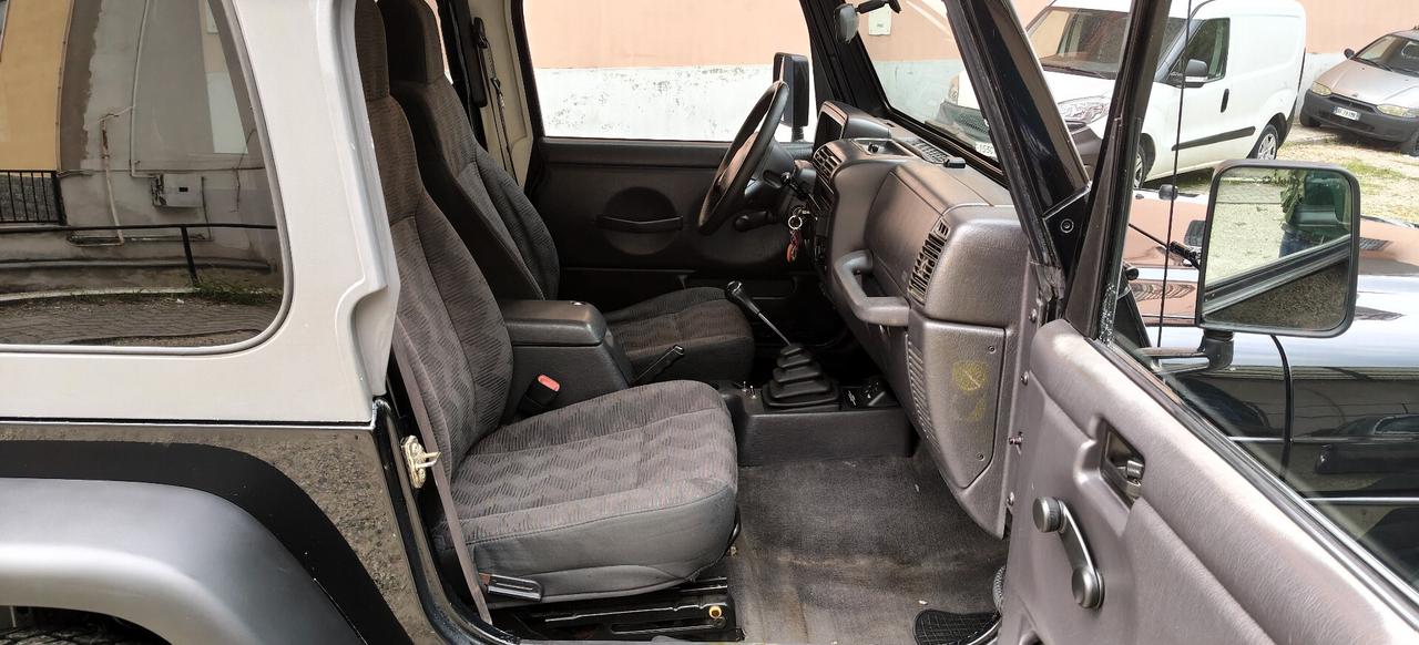 Jeep Wrangler 4.0 Sport ASI 4 posti