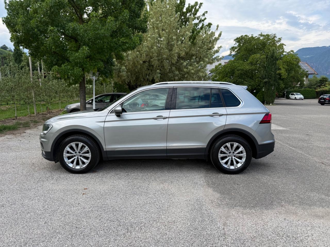 Volkswagen Tiguan 2.0 TDI SCR DSG Business BlueMotion Technology