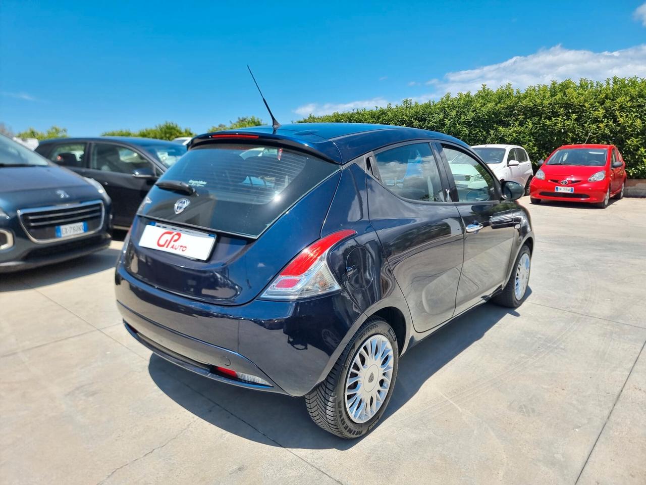 Lancia Ypsilon 1.2 69 CV 5 porte Silver KM 64000