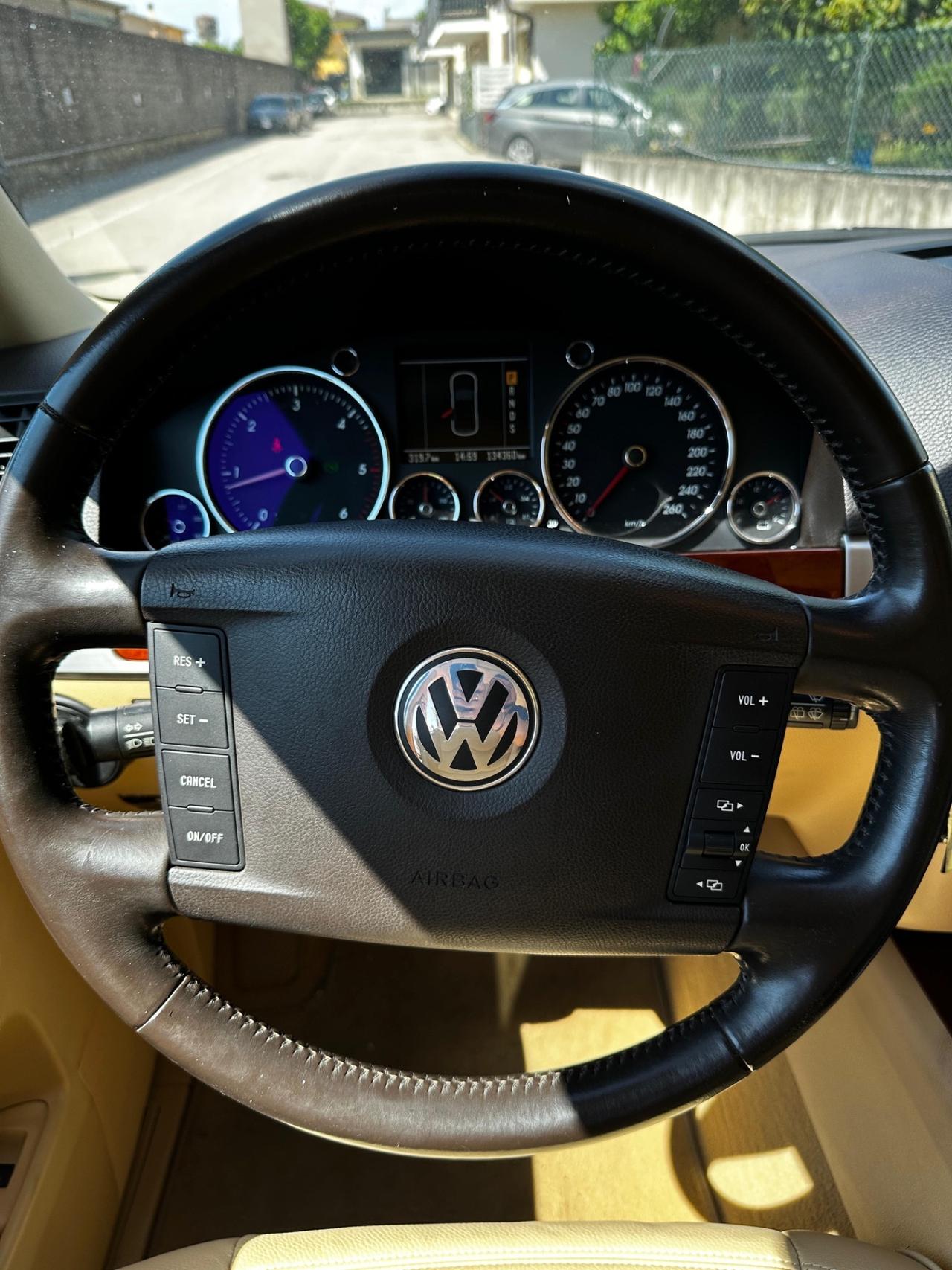 Volkswagen Touareg 3.0 V6 TDI DPF tiptronic