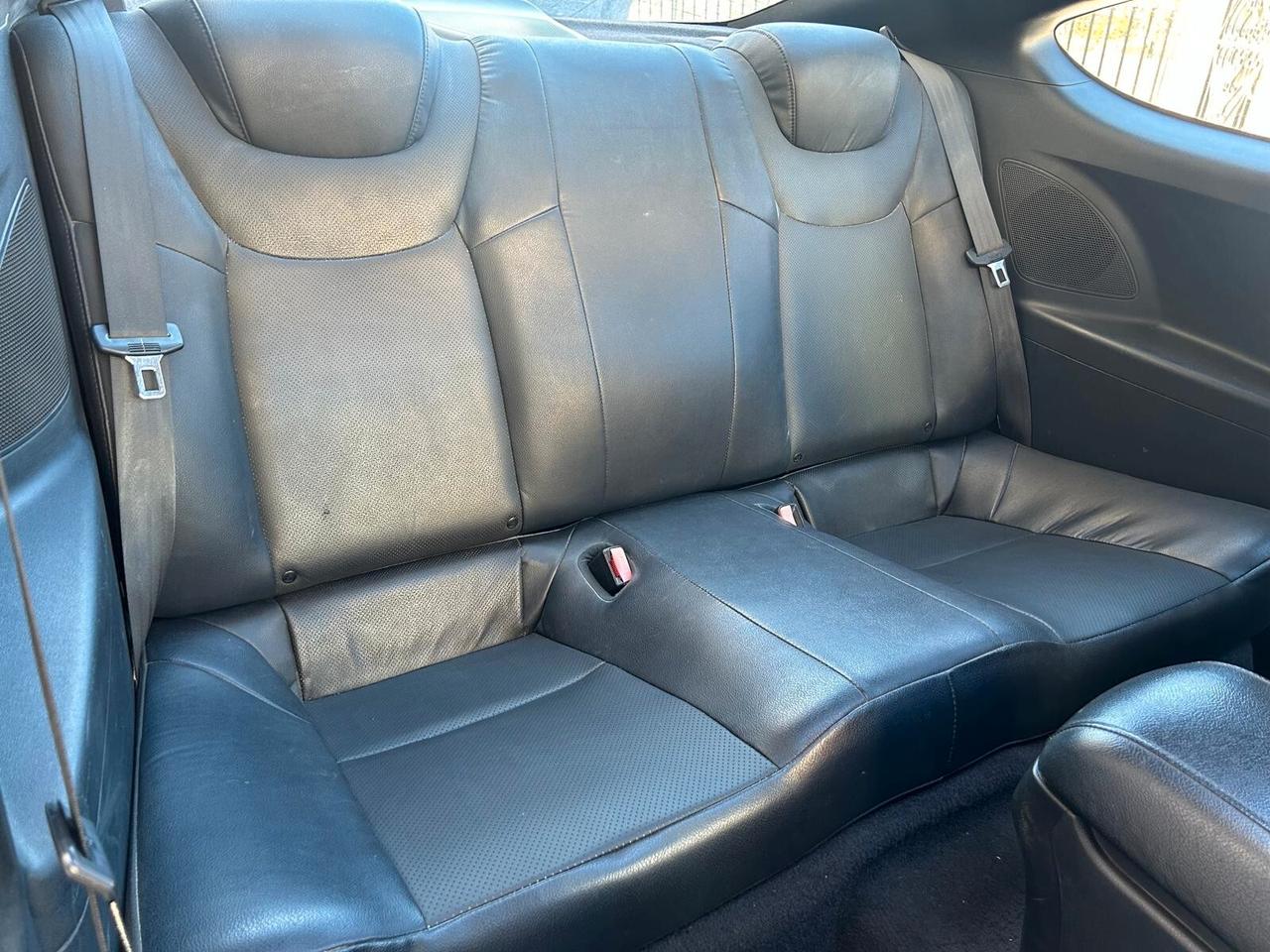 Hyundai Genesis Coupe 2.0 Turbo Sport