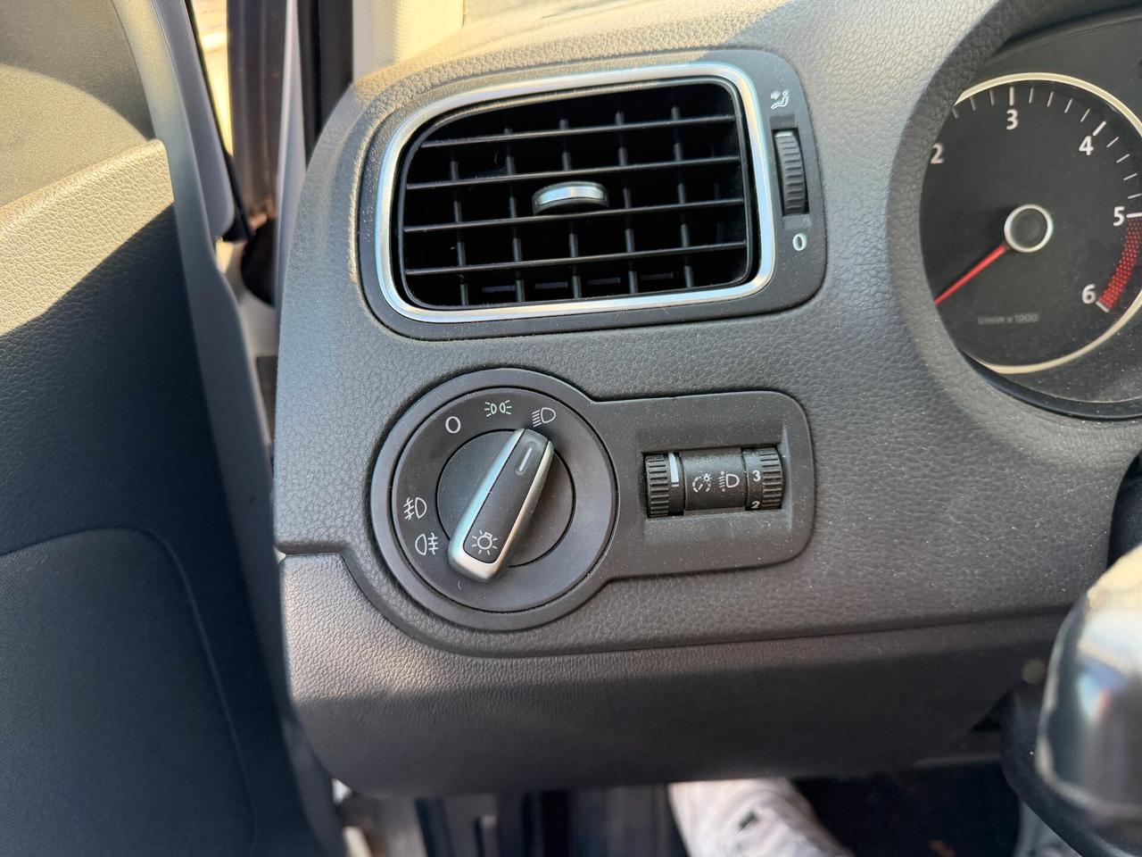 VOLKSWAGEN POLO 2012 1.2 DIESEL 75CV * LEGGI