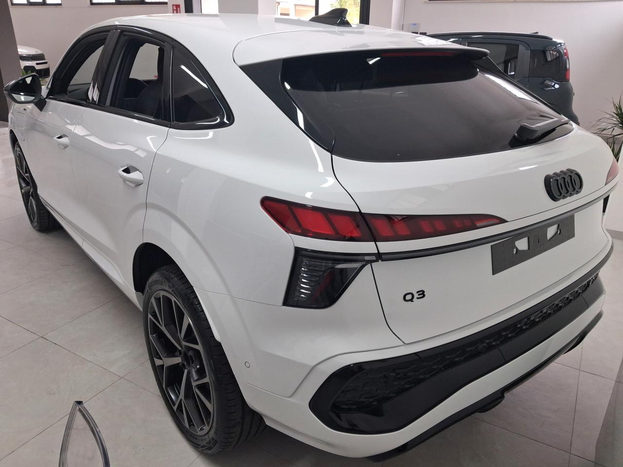 Audi Q3 SPB e-hybrid 200 kW S tronic line