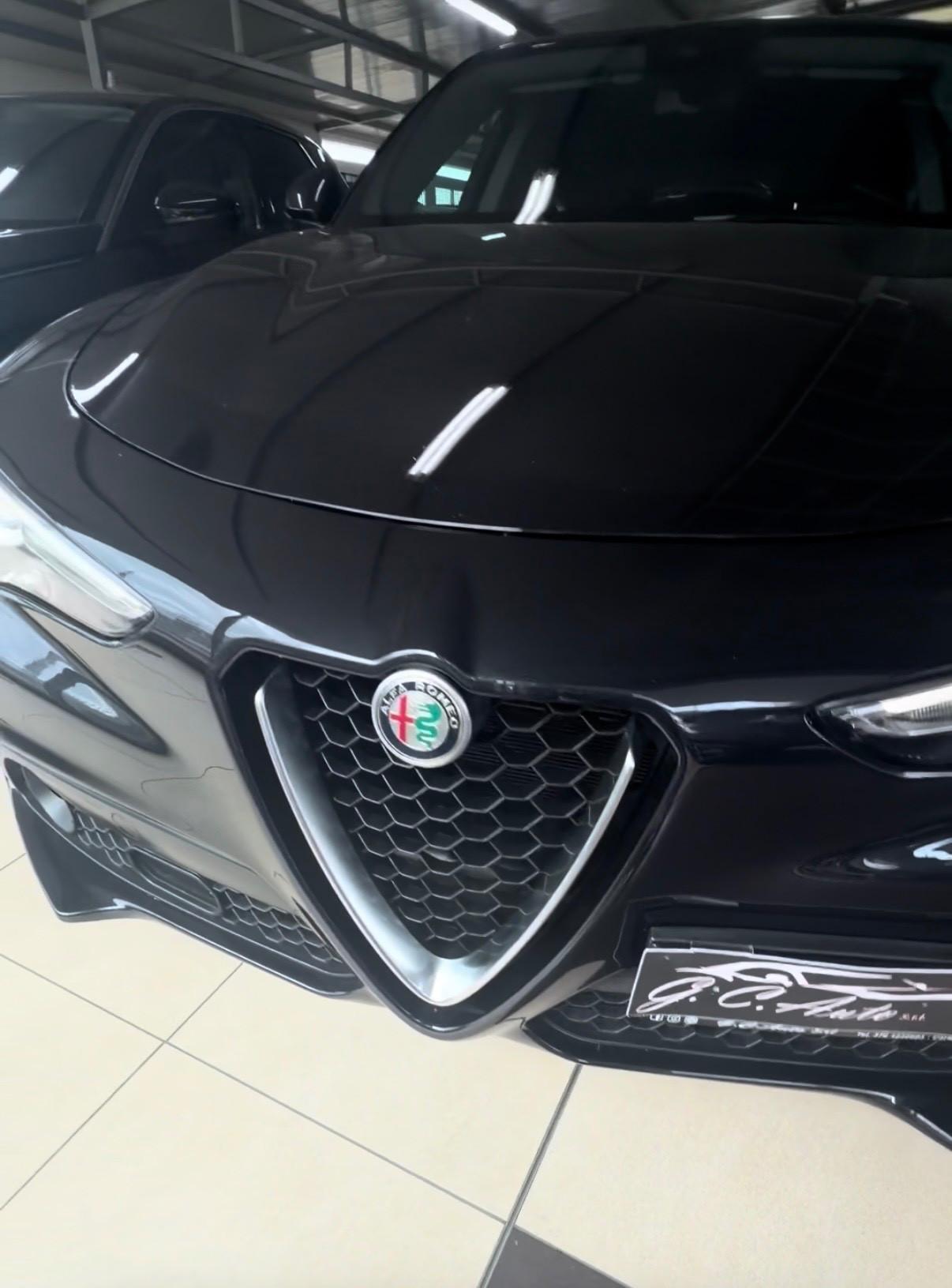 Alfa Romeo Stelvio 2.2 Turbodiesel 160 CV AT8 RWD 2021
