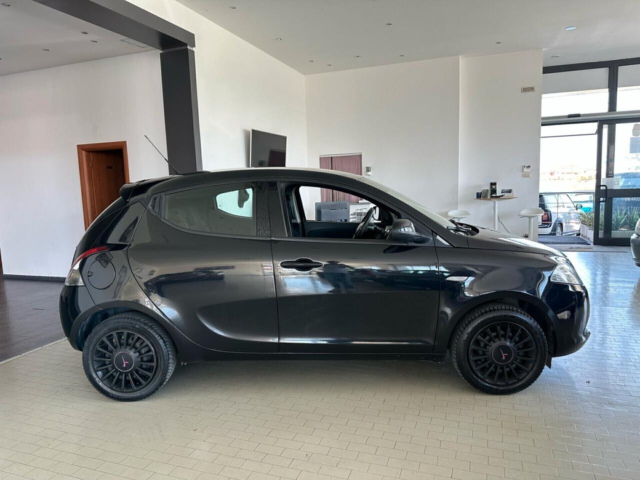 Lancia Ypsilon 1.2 69 CV 5 porte GPL Ecochic Gold