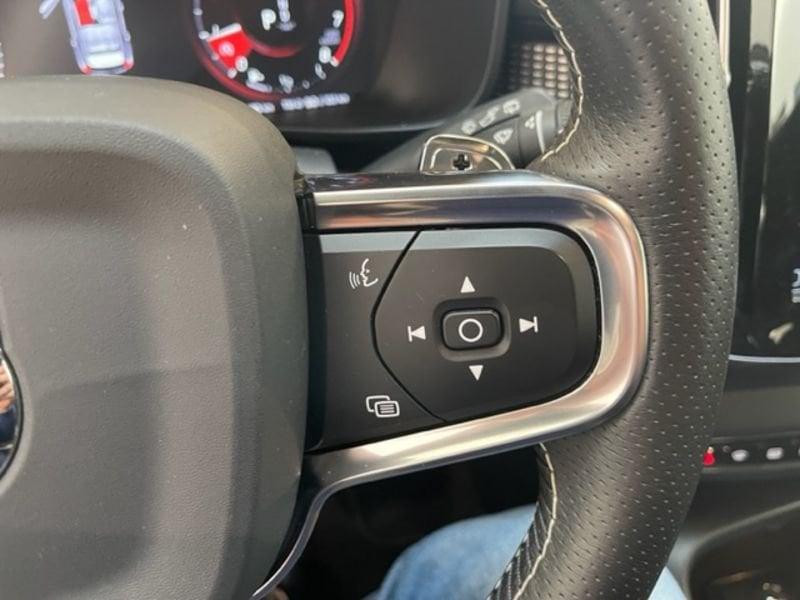 Volvo XC40 T3 Geartronic R-design