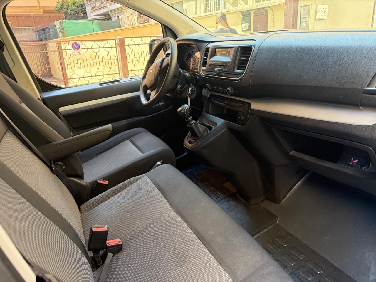 Peugeot Traveller BlueHDi 120 S&S Compact Business